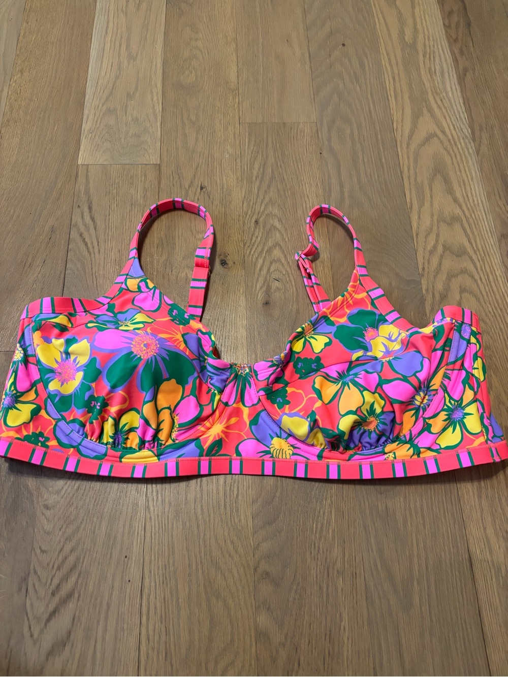 Women’s Floral Bikini Top Bright Pink Multicolor wild fable NWOT size 26